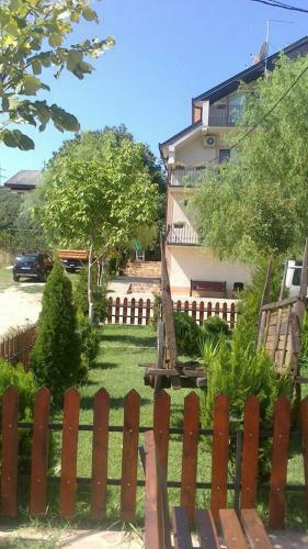 Hostal Apartments Dan Dar