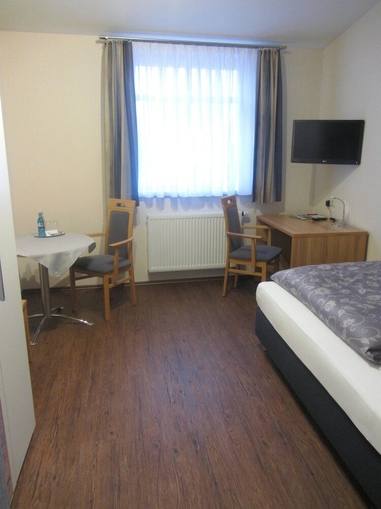 Hostal Gasthaus Zum Lindenwirt