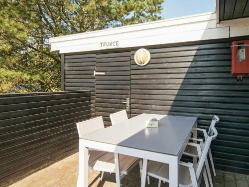 Two-bedroom Holiday Home In Fan� 6