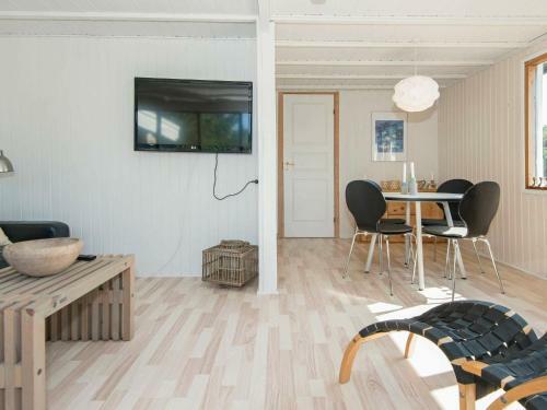 Two-bedroom Holiday Home In Fan� 6