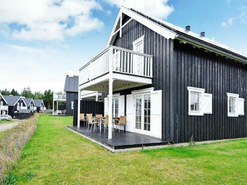 Four-bedroom Holiday Home In Gjern 3