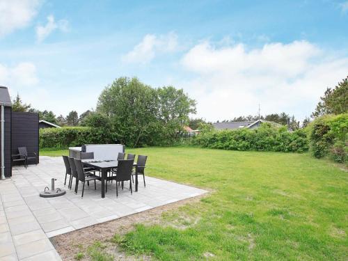 Three-bedroom Holiday Home In Tarm 12