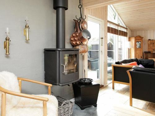 Two-bedroom Holiday Home In Henne 11