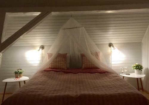 Debbie's Bed And Breakfast