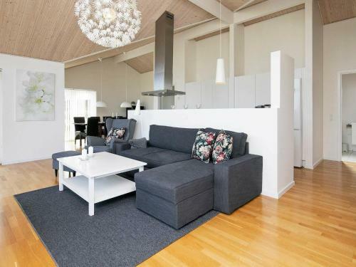Three-bedroom Holiday Home In Fr�rup 7