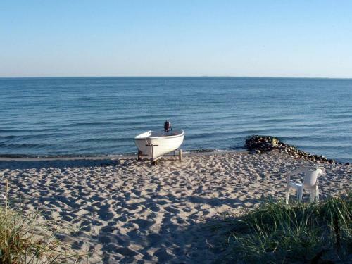 Three-bedroom Holiday Home In Sj�llands Odde 3