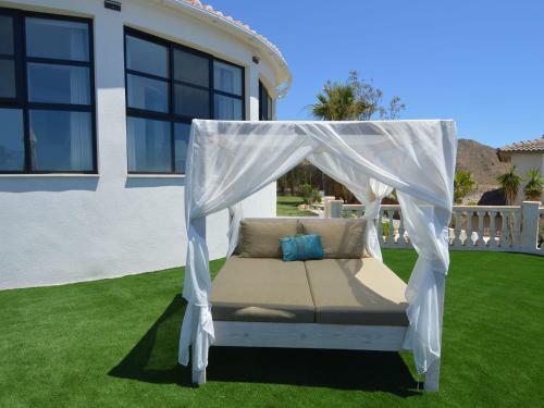 Luxury Villa With Private Pool In Coveta Fuma