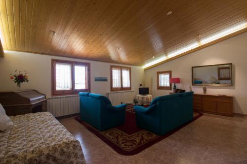 Villa Llu�anes