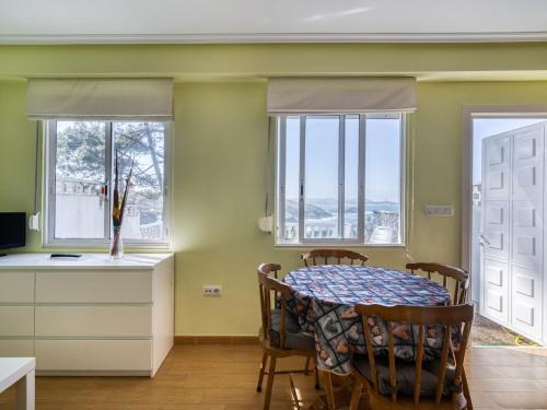 Cozy Apartment On The Beach In Oleiros