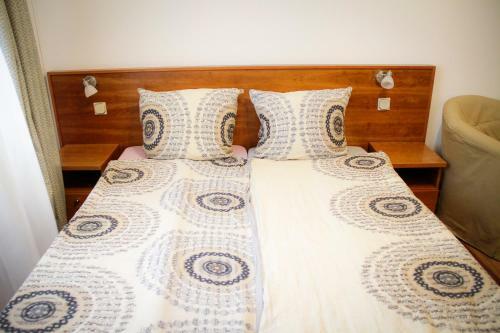Chicken King's Rooms
