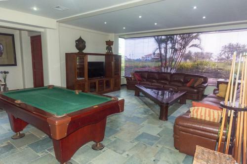 6 Bedroom House With Ocean Views Hermosa Palms #110