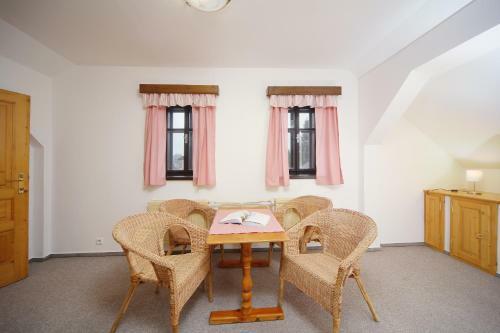Hostal Restaurace A Penzion Jilm