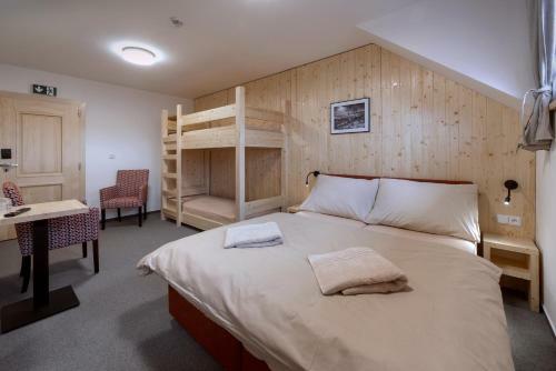 Hostal Chata Je?abinka