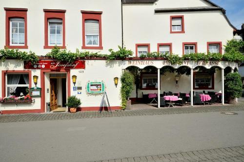 Weinhaus Hotel Zum Josefshof