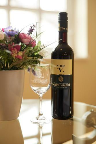 Hostal Heinrichs Winery Bed & Breakfast