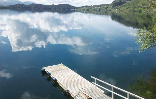 Holiday Home Hyllestad Lifjorden II