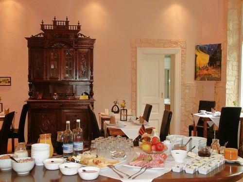 Dom�ne Neu Gaarz Hostel