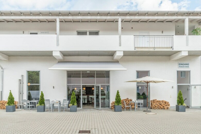 Hostal Pension Wess