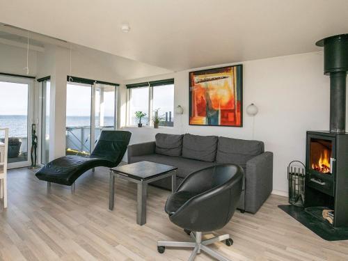 Two-bedroom Holiday Home In Otterup 8