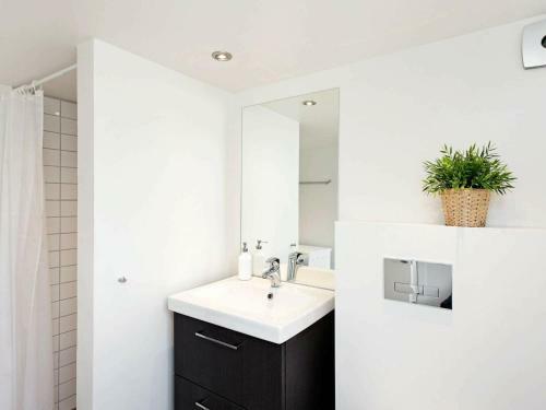 Two-bedroom Holiday Home In Otterup 8