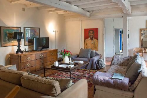 Bearnes Villa Sleeps 8 Pool Wifi