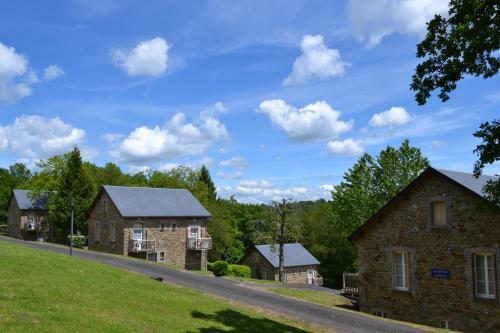 Vvf Villages � C?ur De Cantal � Vendes