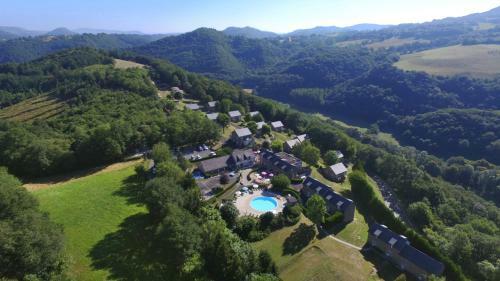 Vvf Villages � C?ur De Cantal � Vendes