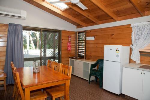 Hotel Shelley Beach Cabins