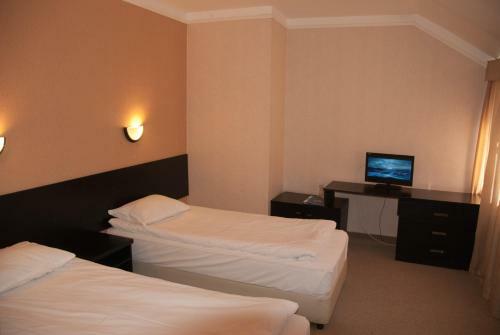 Everest Hotel