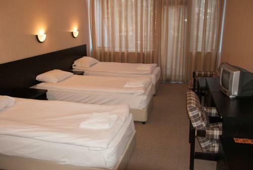 Everest Hotel