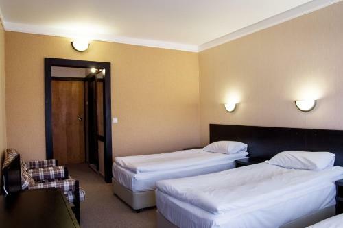Everest Hotel