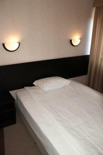Everest Hotel