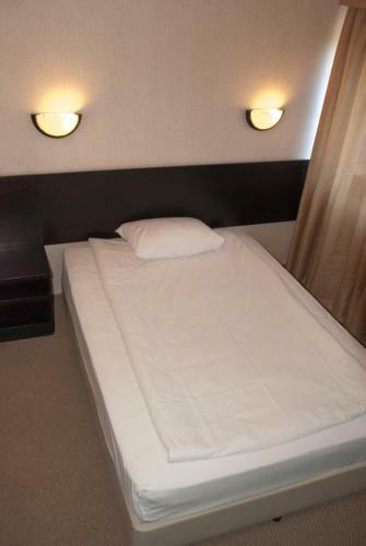 Everest Hotel