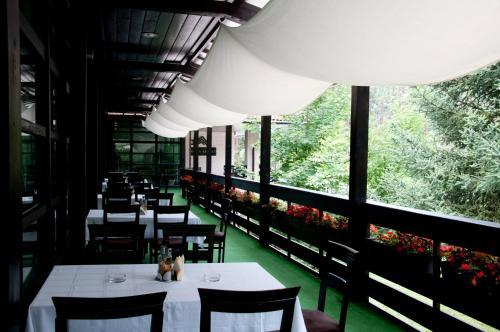 Everest Hotel
