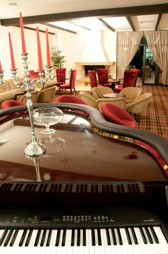 Everest Hotel