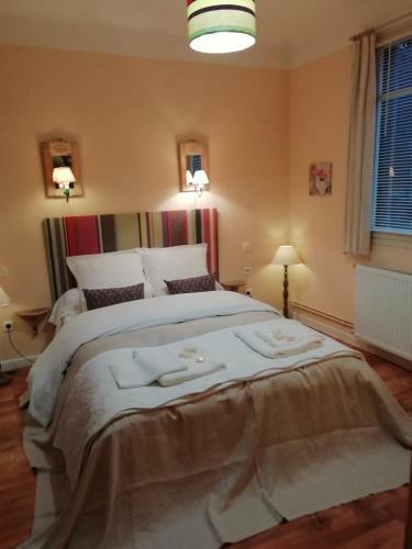 Hotel La Mirabelle-casteil Country House