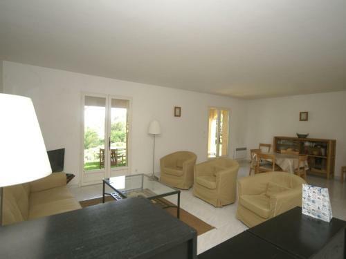 Spacious Holiday Home In Draguignan With Large Pool
