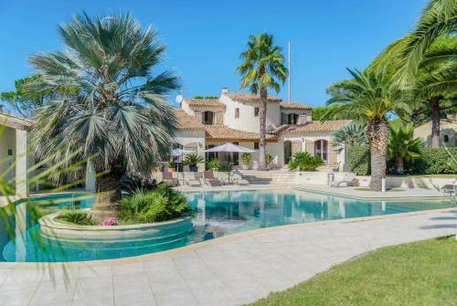 Puget-sur-argens Villa Sleeps 8 Wifi