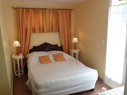 B&B With Charm, Quiet, Kitchen, Sw Pool.