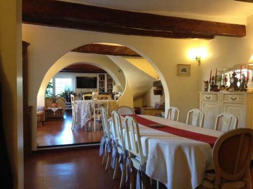 B&B With Charm, Quiet, Kitchen, Sw Pool.