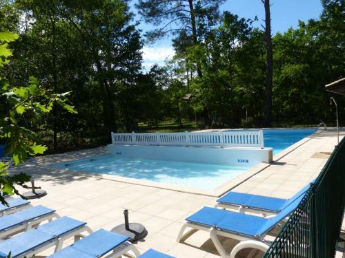 Pavillon Dans La Pin�de Avec Piscine Collective - 190263