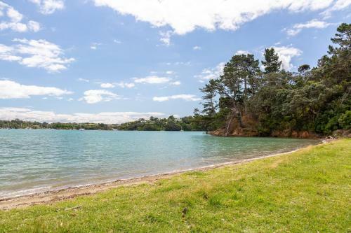 Te Whau Lodge
