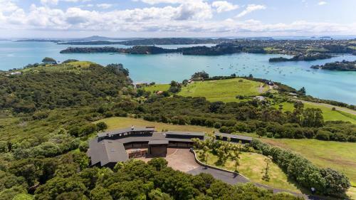 Te Whau Lodge