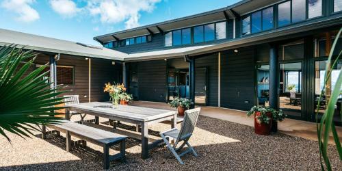 Te Whau Lodge