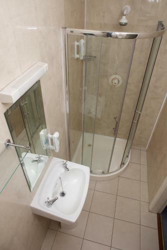 Leens Hotel