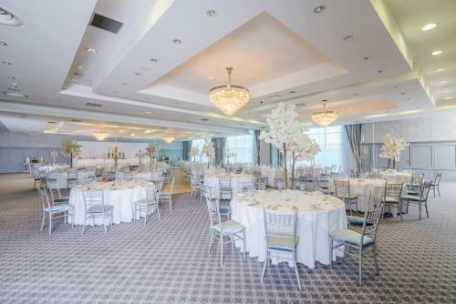 Carlton Shearwater Hotel