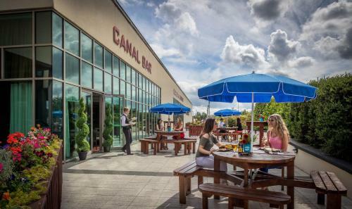 Carlton Shearwater Hotel