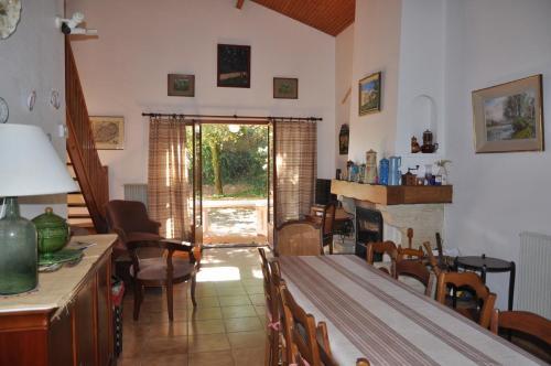Villa Avec Jardin Au Calme Pour 8 Pers.- 2282