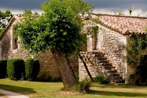 La Vayssade - G�te De Charme - Jacuzzi, Piscine & Truffes