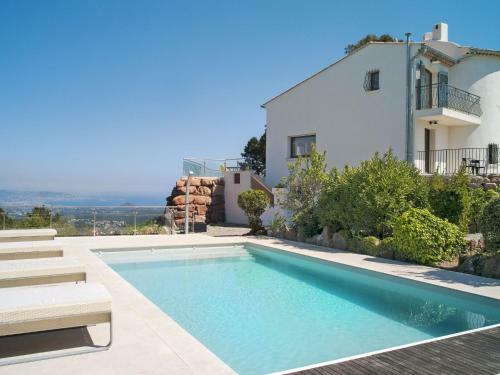 Luxurious Villa In Frejus With Private Swimming Pool